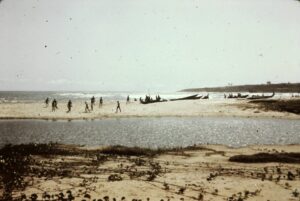 Fischer in Togo 1974, als die Meere durch Fischereikonzerne aus den Zentren (einschließlich der EU) noch nicht leergefischt waren.
